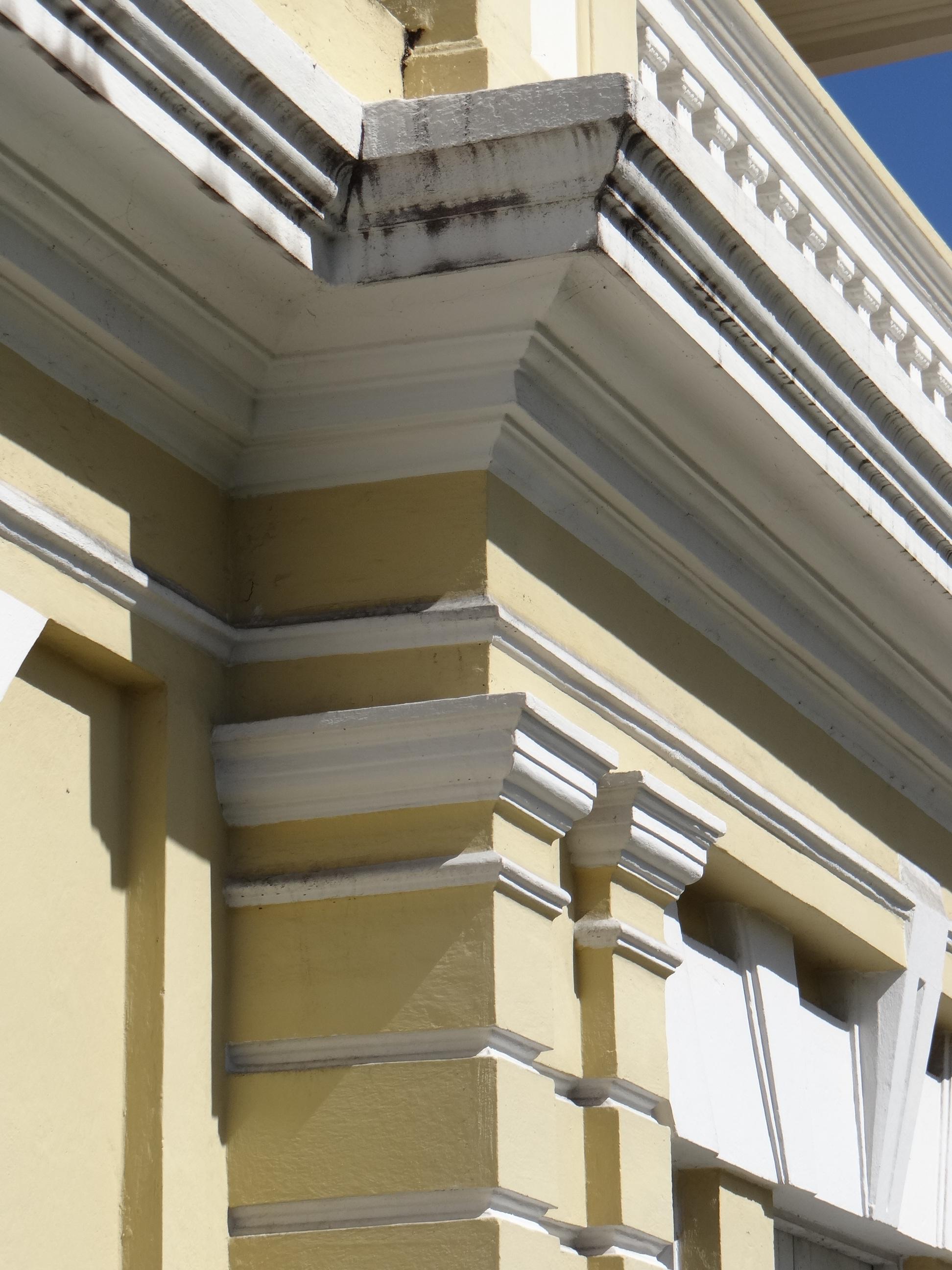 Casa La Giralda - Avenida Miramar, esquina calle Marti 651 - San Juan (Miramar) - 2014 00040